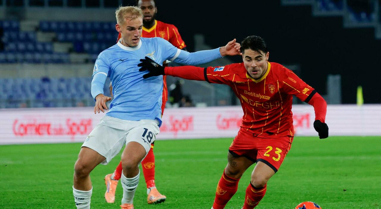 Lazio-Lecce, gol annullato a Sottil: il fallo non c'è ma il Var non interviene. Di Francesco: «Così non ha senso» - Quotidiano Di Puglia