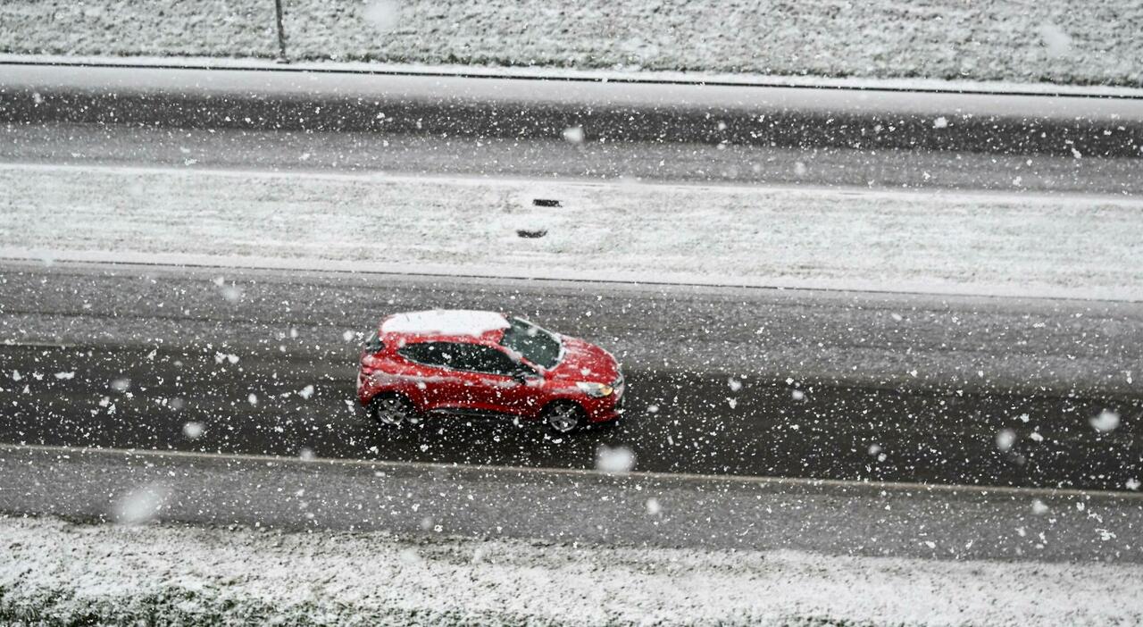 vento e nubifragi su Lazio, Campania e Toscana. Quanto durerà, le regioni più colpite, le temperature