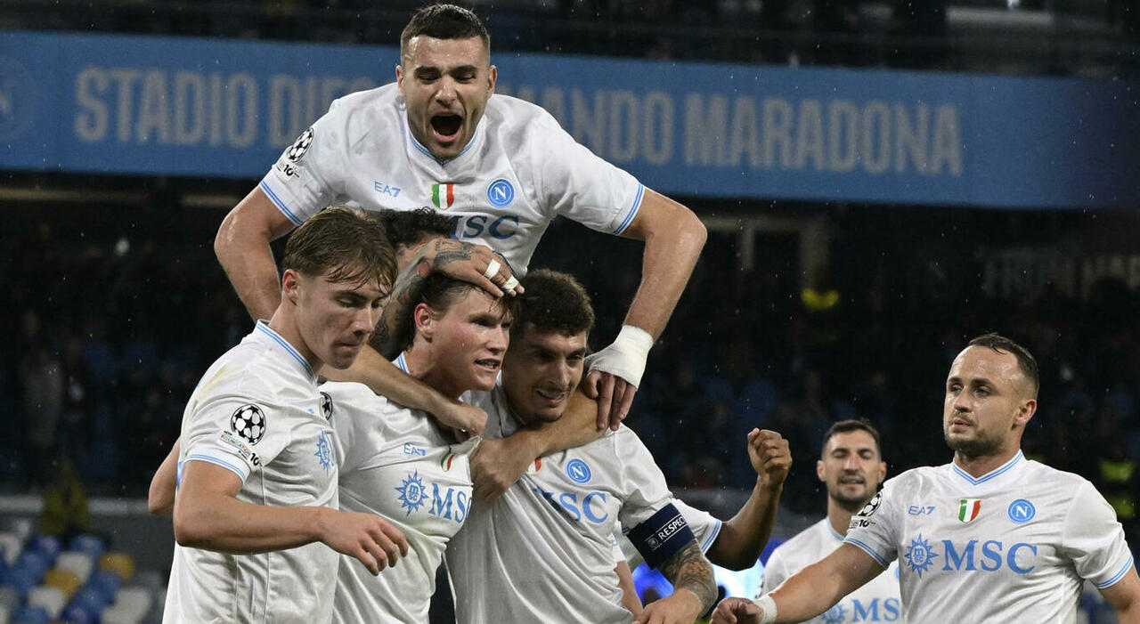 Napoli-Qarabag 2-0, una vittoria per Maradona: la decide McTominay