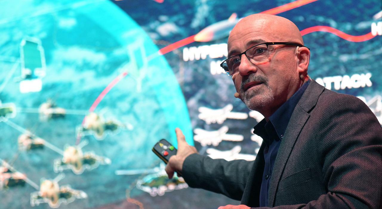 Il CEO di Leonardo Roberto Cingolani presenta il &lsquo;Michelangelo Project - The Security Dome&rsquo; presso le Officine Farneto, Roma , 7 novembre 2025 ANSA/FABIO CIMAGLIA (NPK)
