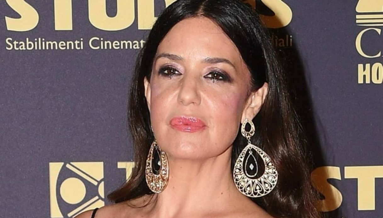 "Lui festeggia, io porto avanti i figli da sola"