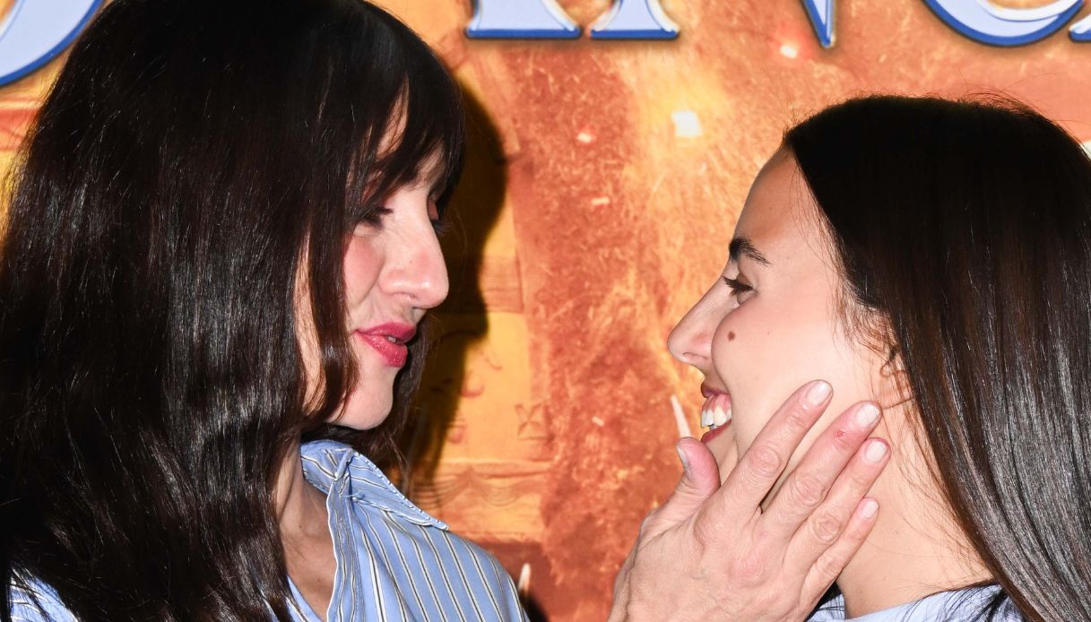 Jolanda Renga in Commissione Femminicidi dopo il ricatto. Ambra Angiolini si commuove