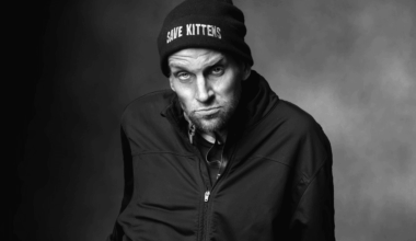 l'ex cantante Cameron Heacock racconta la sua vita da senzatetto e tossicodipendente