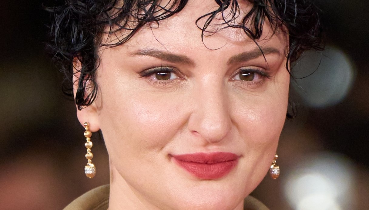 Arisa duetta con Ron (10), Clementino show (8)