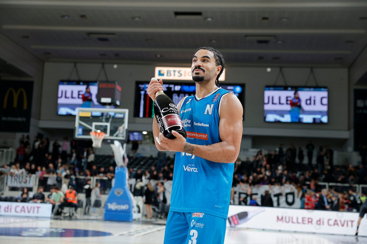 BM ON LBA/IL PUNTO NAPOLI, LECITO SOGNARE? di Elio De Falco