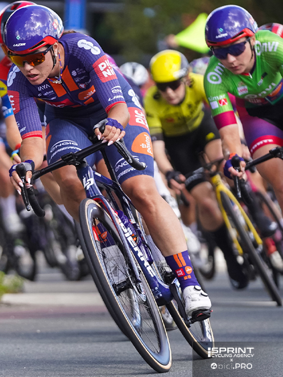 Nel finale del 2025, Rachele si è alternata con Jastrab come velocista leader