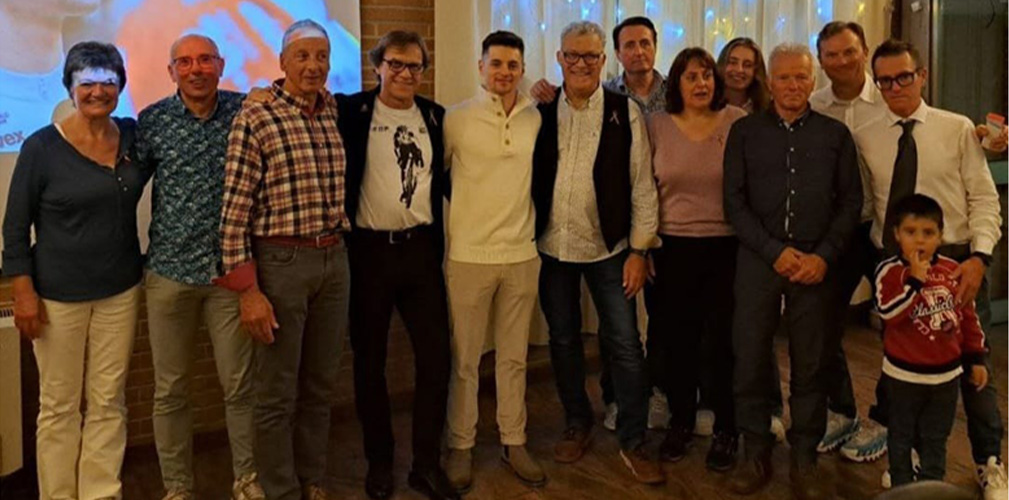 Busatto ha compiuto 23 anni l'1 novembre. La sera prima ha festeggiato con amici e tifosi (foto fan club)