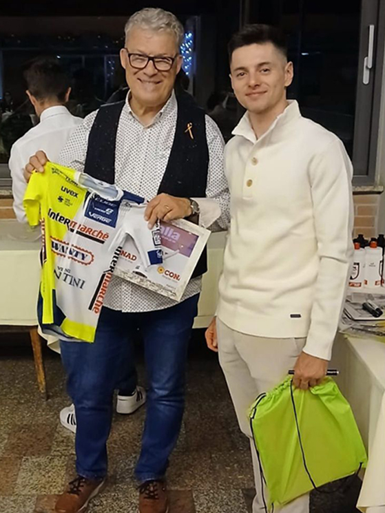 L'italo-belga Florio Santin è arrivato da Liegi, dove ha fondato un fan club locale per Busatto dopo la sua vittoria nella gara U23