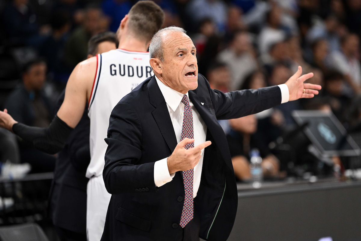 LBA 2025-2026, quello in Olimpia Milano è il secondo cambio in panchina