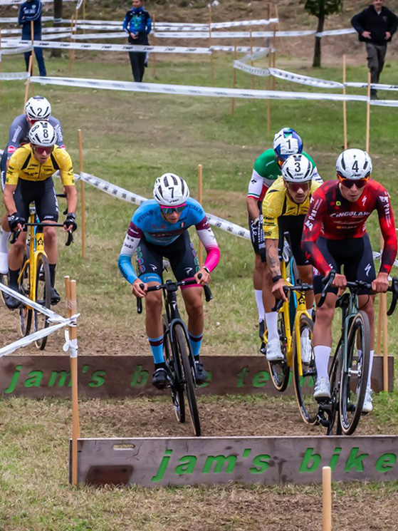 Il friulano della DP66 Pinarello in gara a Osoppo. Per lui l'obiettivo è rientrare in nazionale