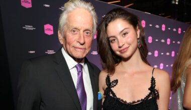 Carys Douglas, la figlia di Catherine Zeta-Jones con lo stesso abito indossato da sua mamma 20 anni fa è una dichiarazione d'amore al vintage “di famiglia”