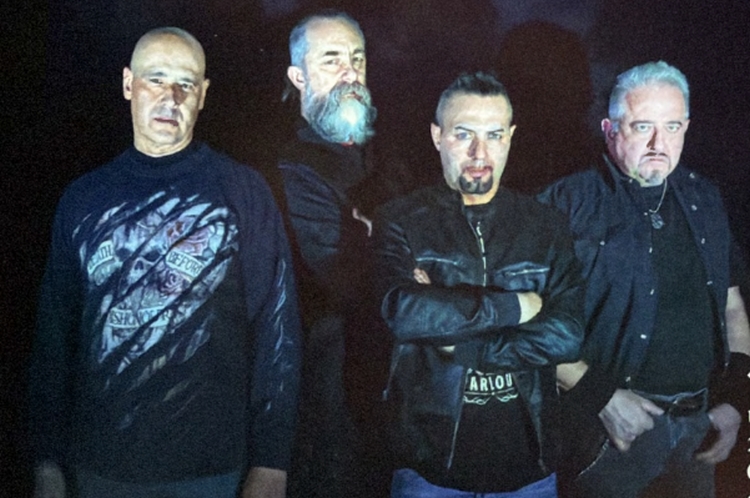 i Chrom sul numero di novembre di Metal Hammer