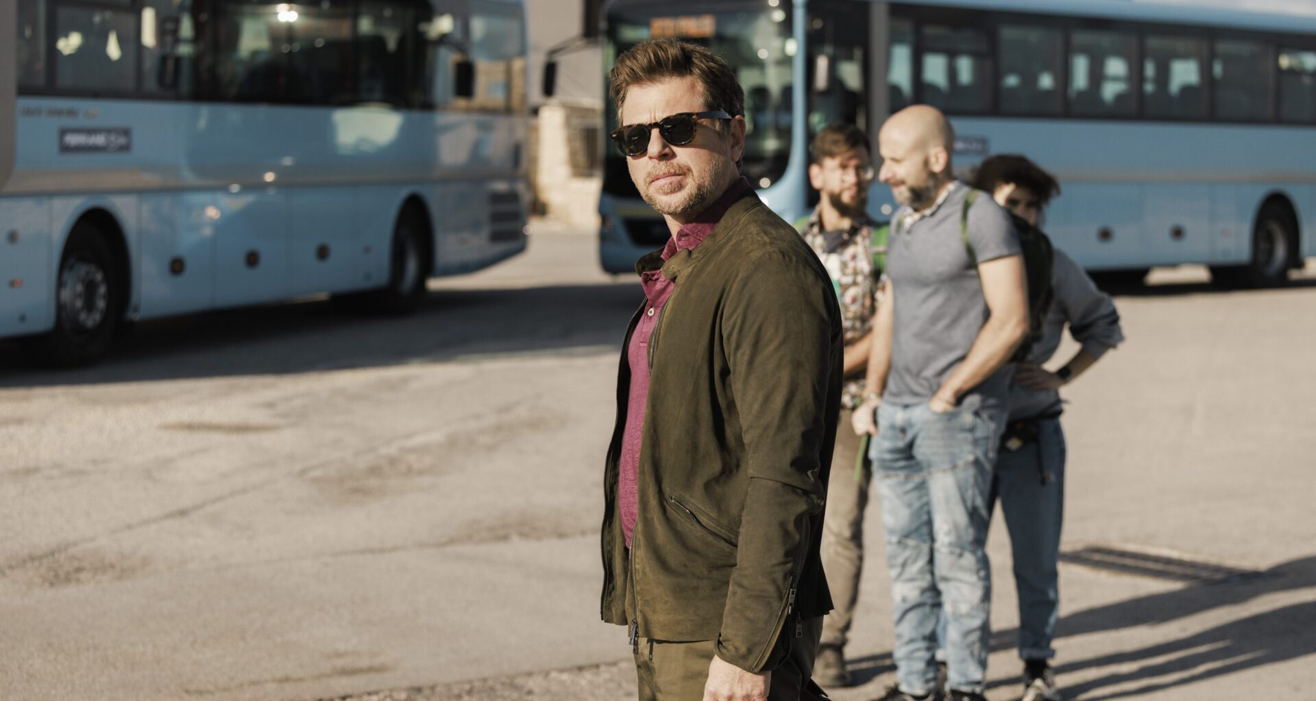 Ascolti TV | Domenica 9 Novembre 2025. Màkari chiude al 18.8% vs La Notte nel Cuore 15.1%, spezzatino Fazio (3.3-6.6-10.1-7.4-5.3%)