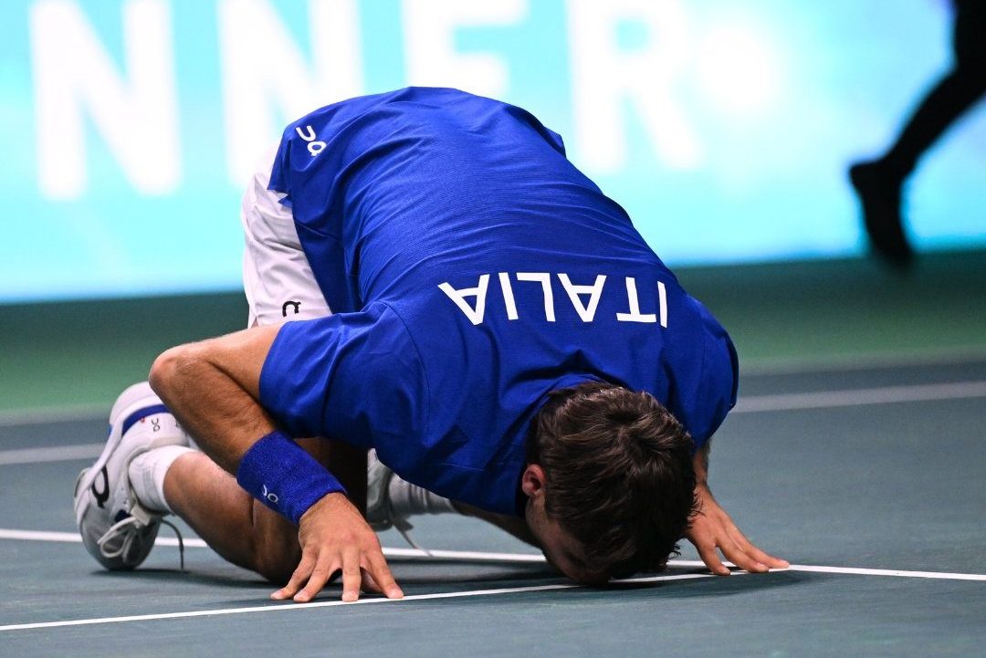 Ascolti TV | Domenica 23 Novembre 2025. In 4 milioni per la Coppa Davis su Rai1 (24.3%). Vince la serata La Notte nel Cuore che sale al 17%