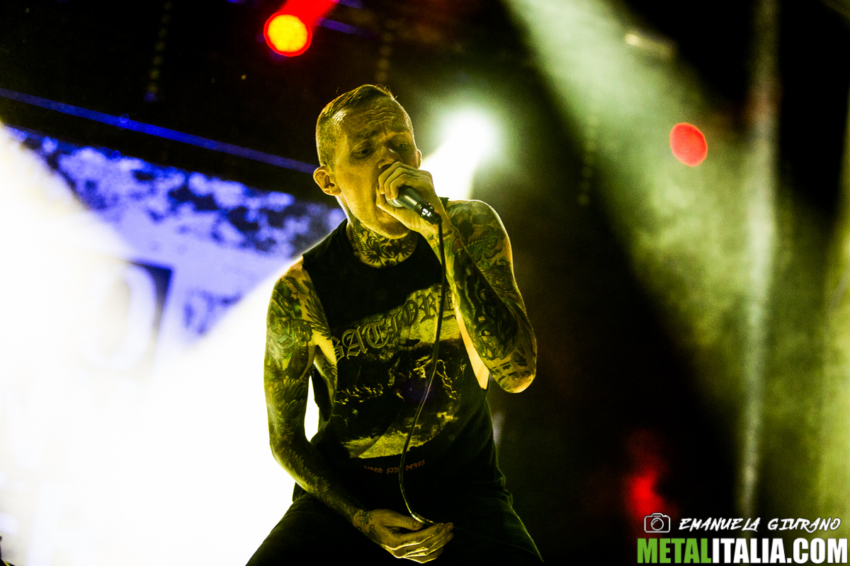 tutti i dettagli del nuovo album "Love Is Not Enough"