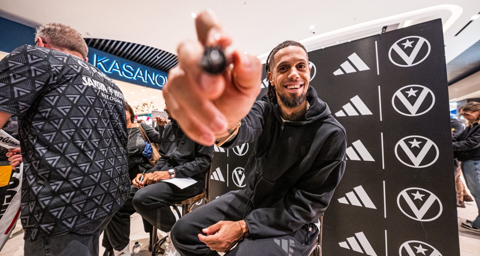 “Vittoria di squadra con l’Efes e tante emozioni nel ritrovare gli ex Virtus”