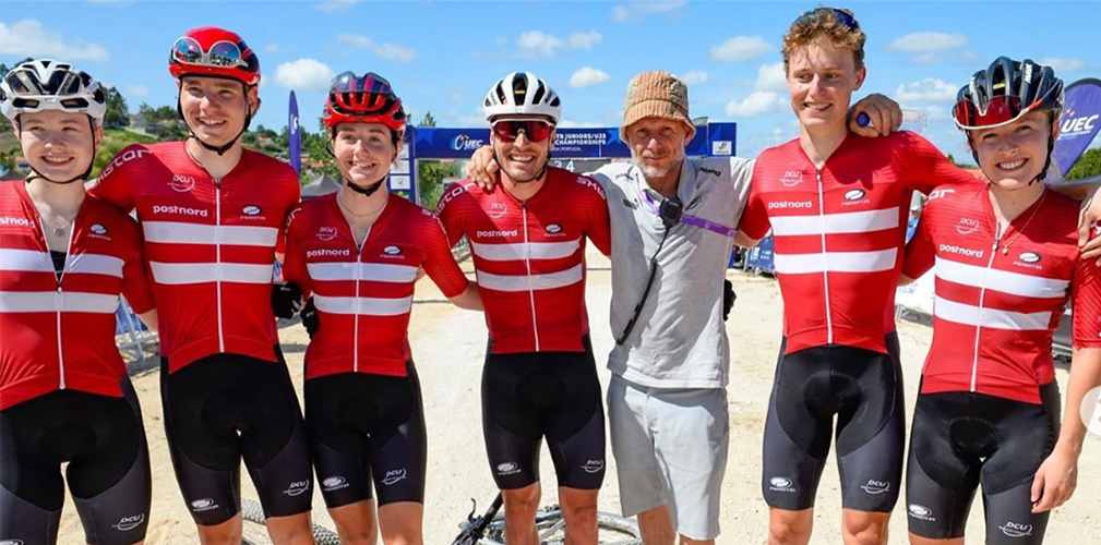 Mads Boedker con la nazionale di mtb. La federazione ha tagliato i fondi e rescisso il suo contratto, ripensandoci poi