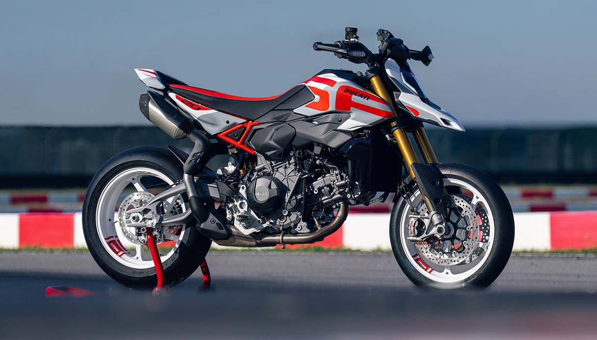 Ducati Hypermotard V2 debutta a EICMA 2025: nuovo motore, più leggera e potente