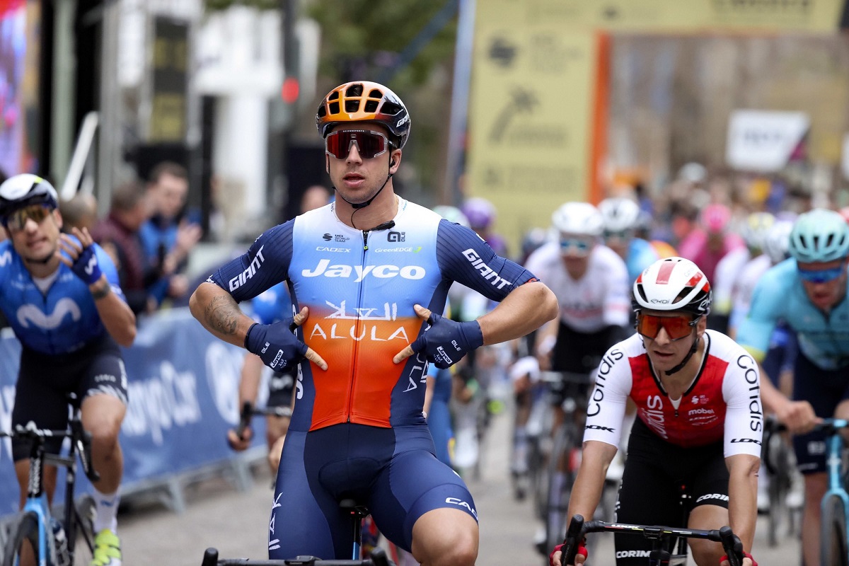 Jayco AlUla, superate le difficoltà finanziarie si guarda a un futuro senza velocisti: "Abbiamo investito un milione e mezzo di euro su Groenewegen, ma non è valsa la pena"