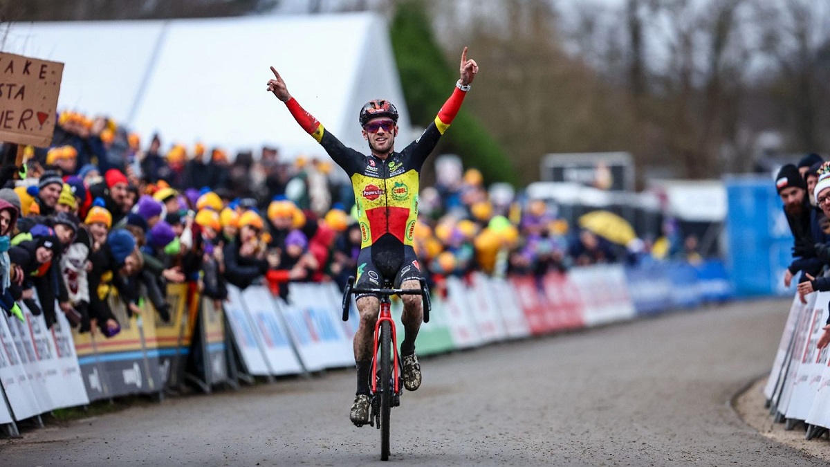 Ciclocross, Eli Iserbyt si ferma per quattro settimane "di riposo assoluto"