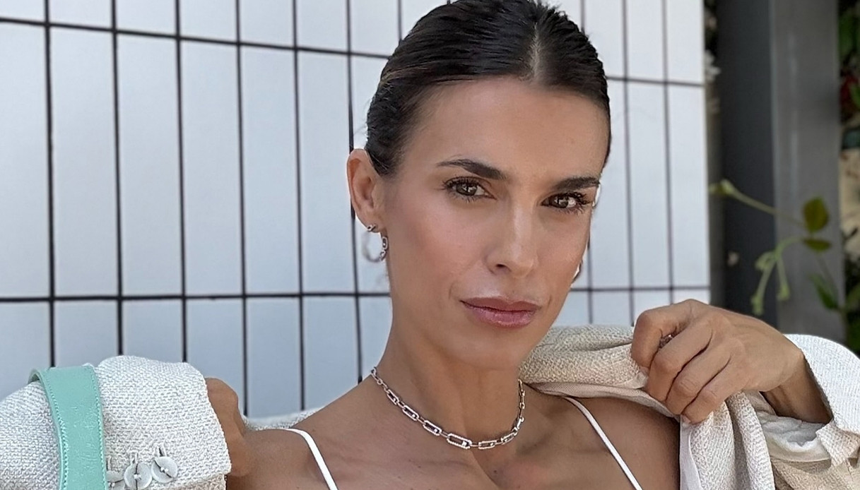 Elisabetta Canalis, di cosa parla il suo libro Una zampa sul cuore