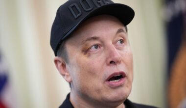 Tesla, Elon Musk ottiene il più grande stipendio della storia: piano da 1.000 miliardi