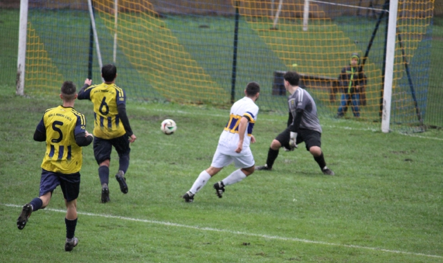 Malore durante la partita, soccorso 21enne