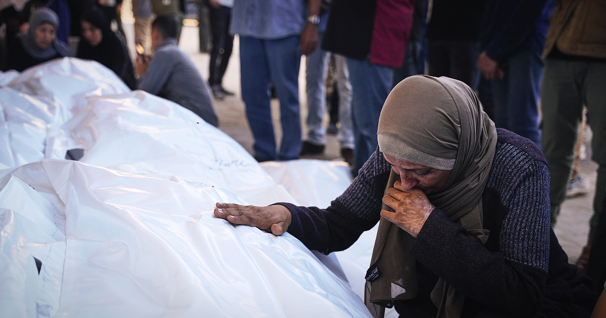 Gaza, quale tregua? Decine di morti nei raid Idf, Hamas parla di "escalation". Netanyahu: "Approvazione Usa? Non serve"