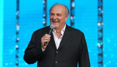 La Ruota della Fortuna, Gerry Scotti rispolvera il sogno nella musica: è scatenato