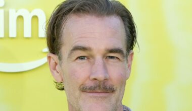James Van Der Beek si scusa con il figlio: «A volte non sono riuscito a essere il padre che sognavo di essere»