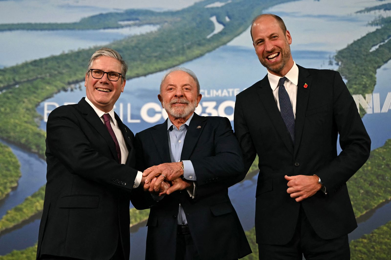 Il principe William con il presidente del Brasile Luiz Incio Lula da Silva e con il primo ministro britannico Keir Starmer