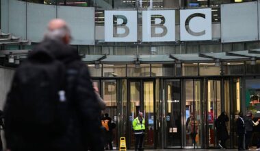 Bbc sotto attacco tra accuse di parzialità e minacce legali di Trump - Sky TG24