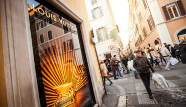 Louis Vuitton, furto in un magazzino nel centro di Roma