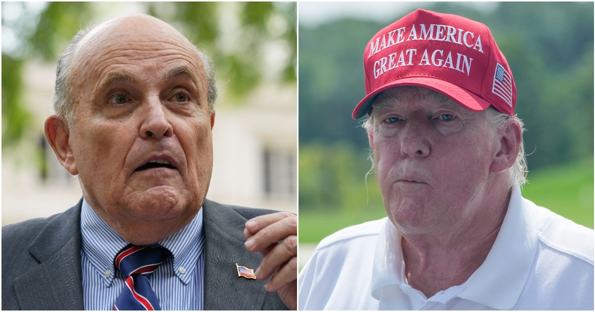 Trump grazia Giuliani e 76 funzionari coinvolti nel caso elezioni 2020
