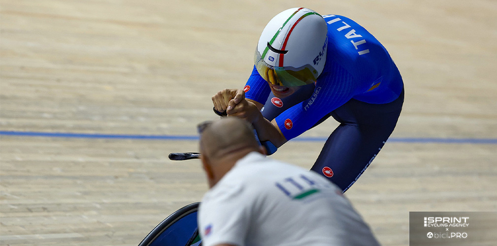 L'azzurro fa parte del gruppo del quartetto, nel quale può ricoprire tutti i ruoli
