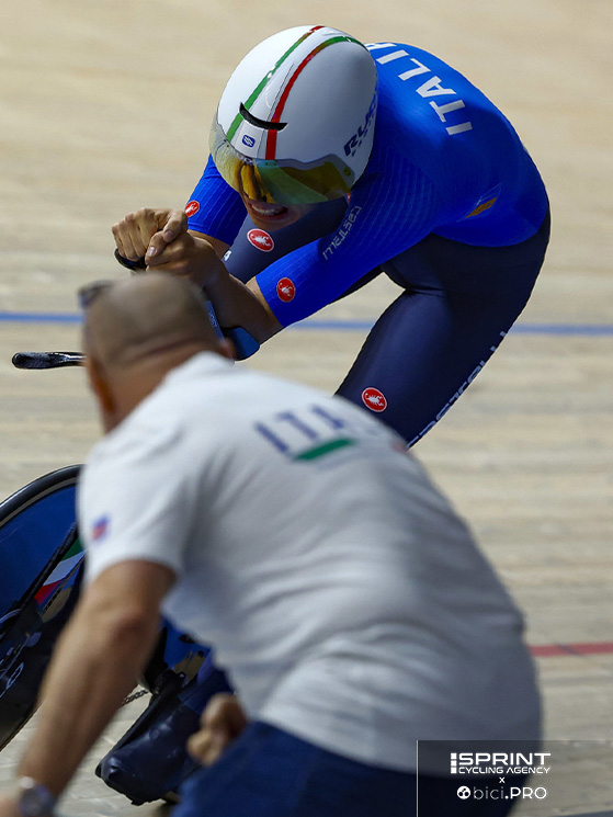 L'azzurro fa parte del gruppo del quartetto, nel quale può ricoprire tutti i ruoli