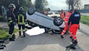 Auto fuori strada nel Foggiano: morto 23 enne