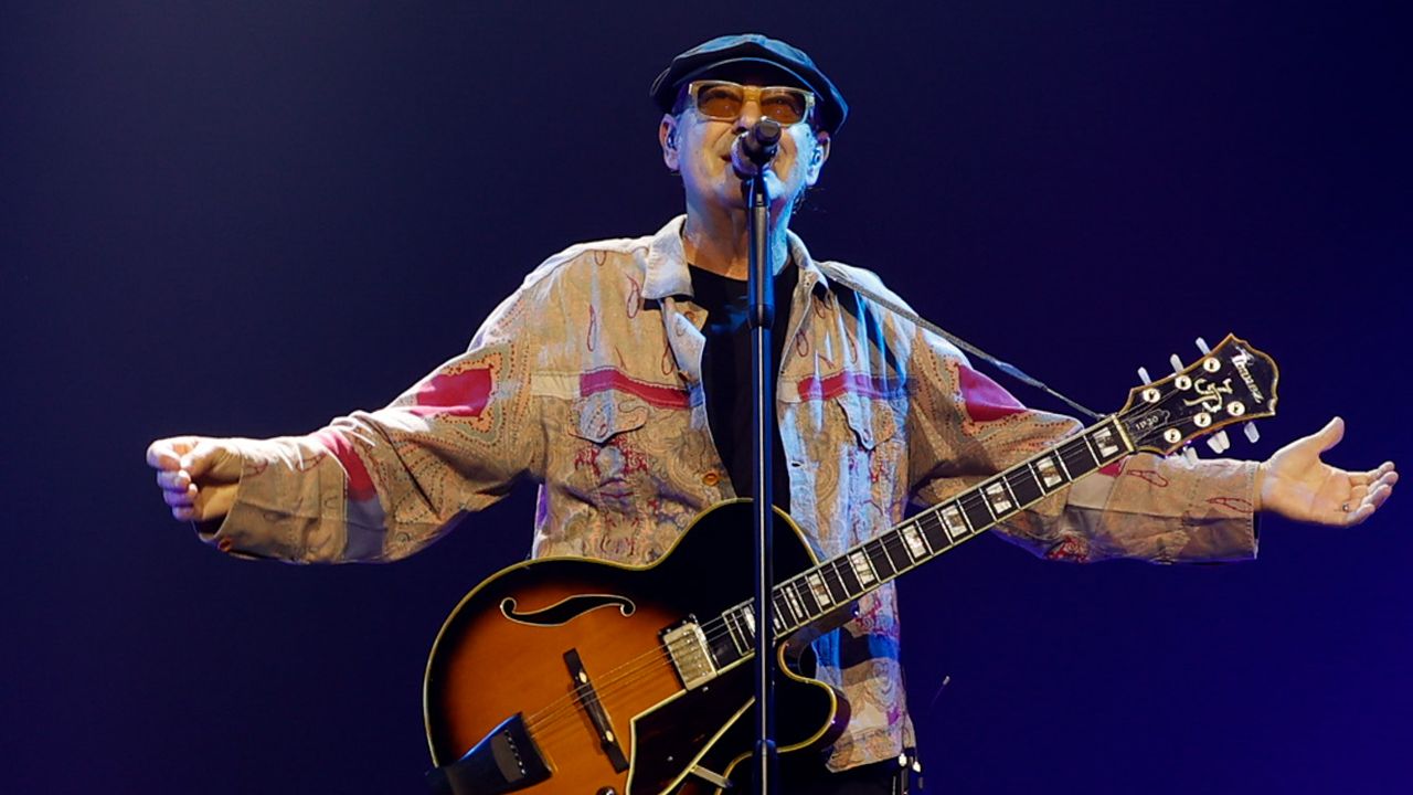 Luca Carboni torna e conquista il Forum di Milano: «Dopo quello che mi è successo, si può nascere un’altra volta. Superare la malattia mi ha cambiato davvero»