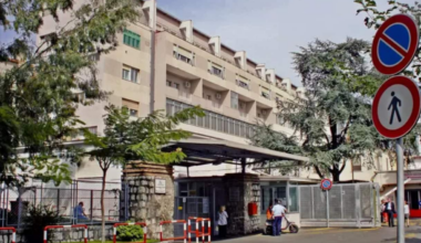 Napoli: colpo esploso da uno scooter in strada contro gruppo ragazzi, ucciso 18enne