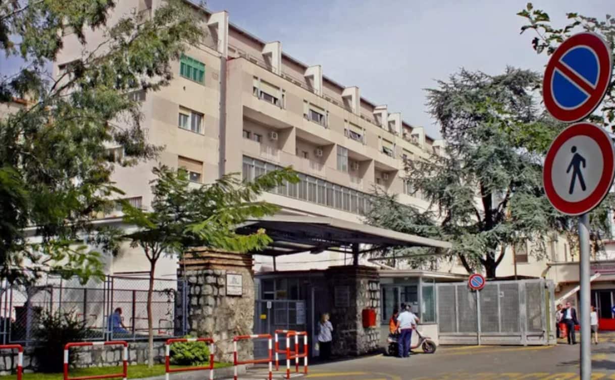 Napoli: colpo esploso da uno scooter in strada contro gruppo ragazzi, ucciso 18enne