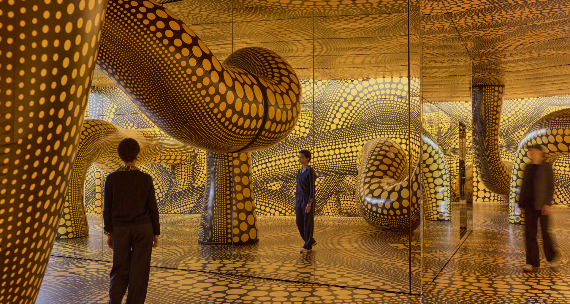 I mondi infiniti di Yayoi Kusama arrivano alla Fondation Beyeler di Basilea