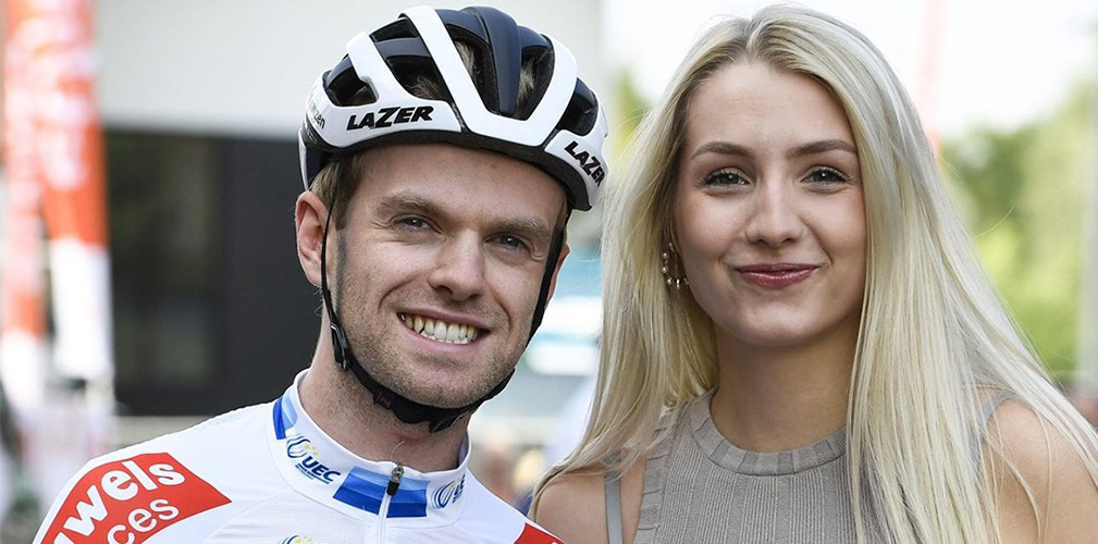 Iserbyt Insieme alla moglie, su un post social ha annunciato un mese di riposo assoluto per risolvere il problema