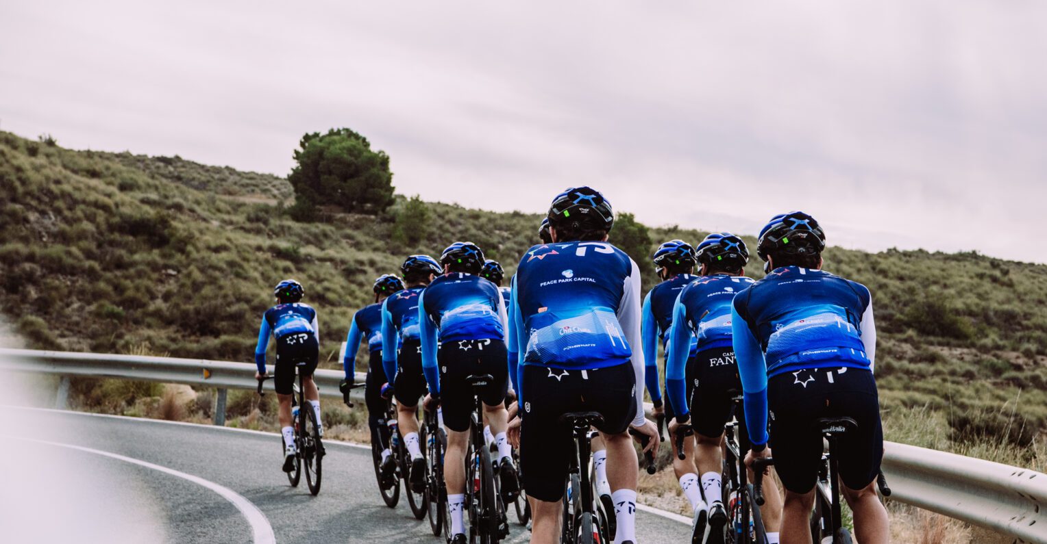 Israel-Premier Tech, lo sponsor Premier Tech fa un passo indietro: "È diventato insostenibile continuare a ricoprire il ruolo di sponsor"