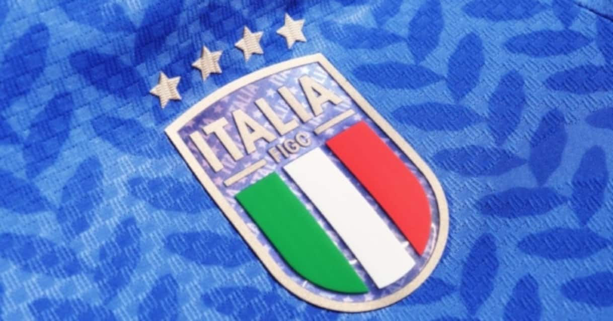 Italia, presentata la nuova maglia della Nazionale: svelata Azzurra
