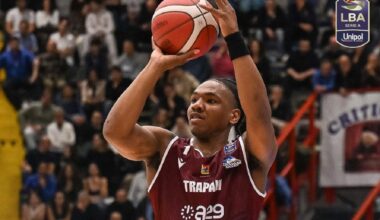 Trapani Shark vince anche a Napoli, battaglia legale sul palazzetto