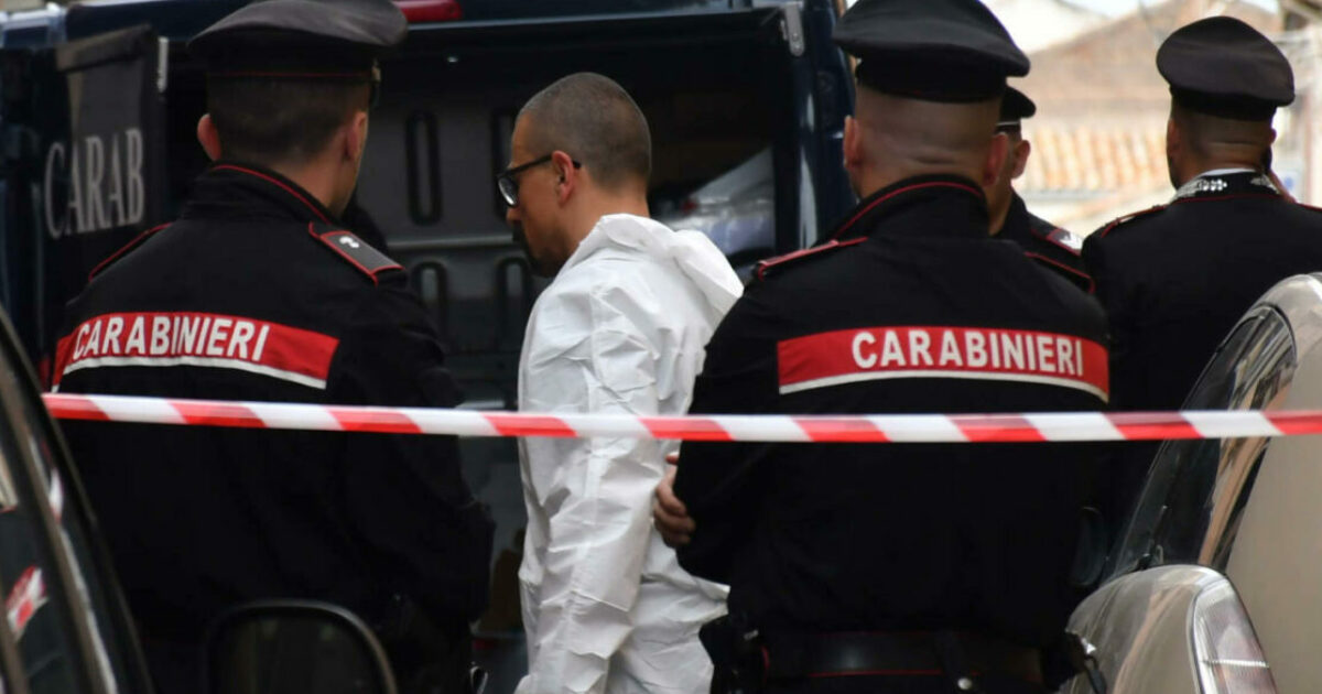 Madre uccide figlio di 9 anni tagliandogli la gola | Il Fatto Quotidiano