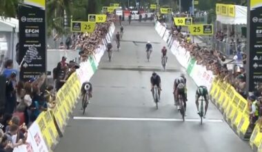 Singapore Criterium 2025, successo di Jonathan Milan davanti a Biniam Girmay e Jasper Philipsen