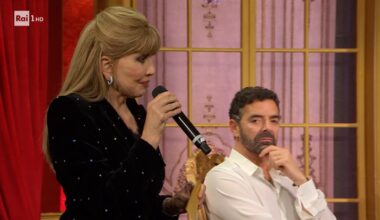 Ballando con le Stelle, Milly e la busta con il verdetto in mano... a votazioni ancora aperte!