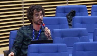 Giovane giornalista pratese perde il lavoro per una domanda "scomoda" su Israele alla Commissione Europea - Notizie di Prato