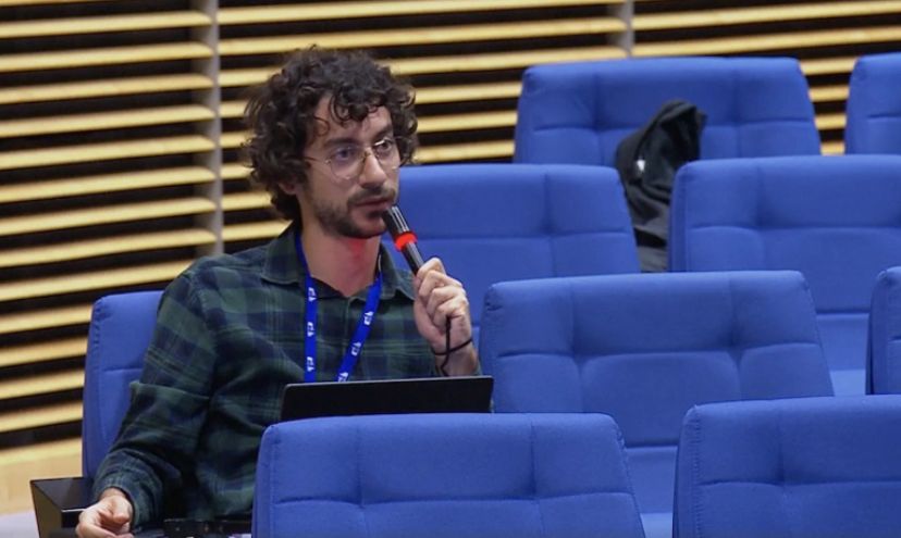 Giovane giornalista pratese perde il lavoro per una domanda "scomoda" su Israele alla Commissione Europea - Notizie di Prato